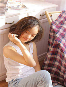 饥渴的少妇黑人在线观看-《乳色吐息》无删减樱花之夜