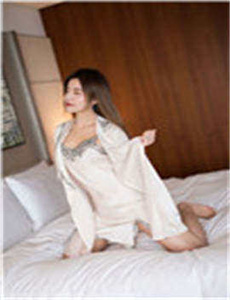 经典h小说合集-漂亮的美女没有穿衣
